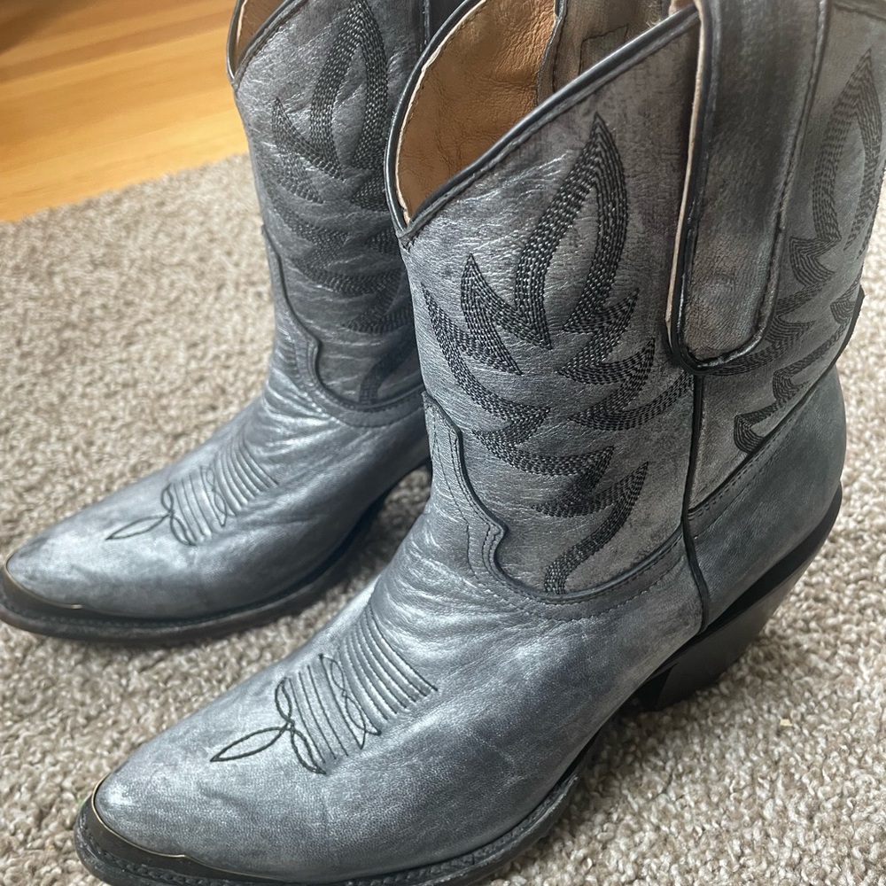 Wheels metallic silver western booties